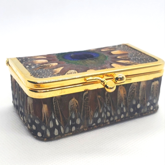 Small Box Peacock Feather kisslock For Lipstic withMirror And Gold Metal Accents